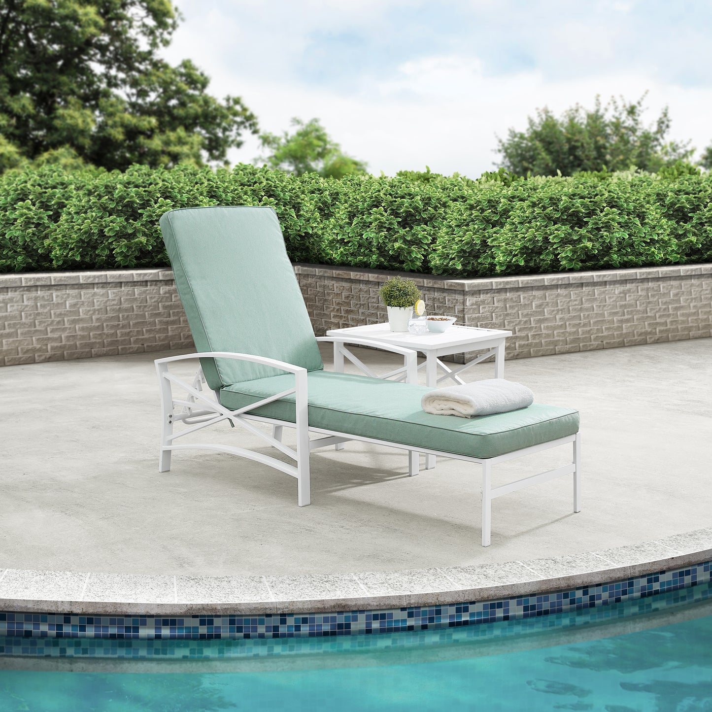 Kaplan Outdoor Metal Chaise Lounge Mist/White